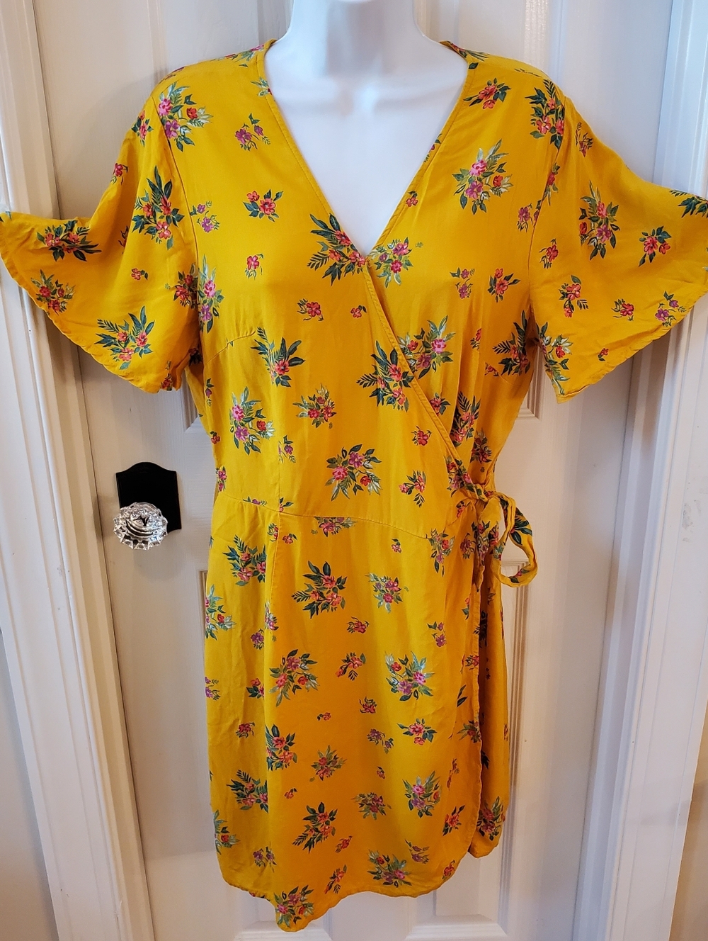 Peyton & Parker - Gold - Bree - Floral - Wrap Mini Dress - Sz. L